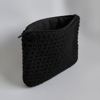 Essence 07 - Black